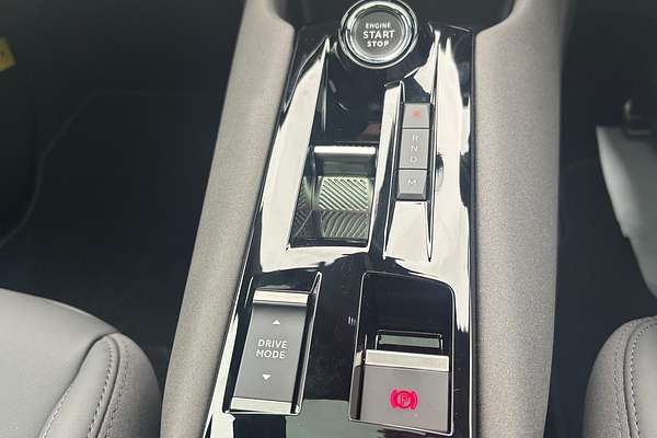 2025 Alfa Romeo Junior Ibrida