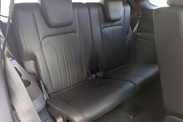 2025 Isuzu MU-X X-TERRAIN