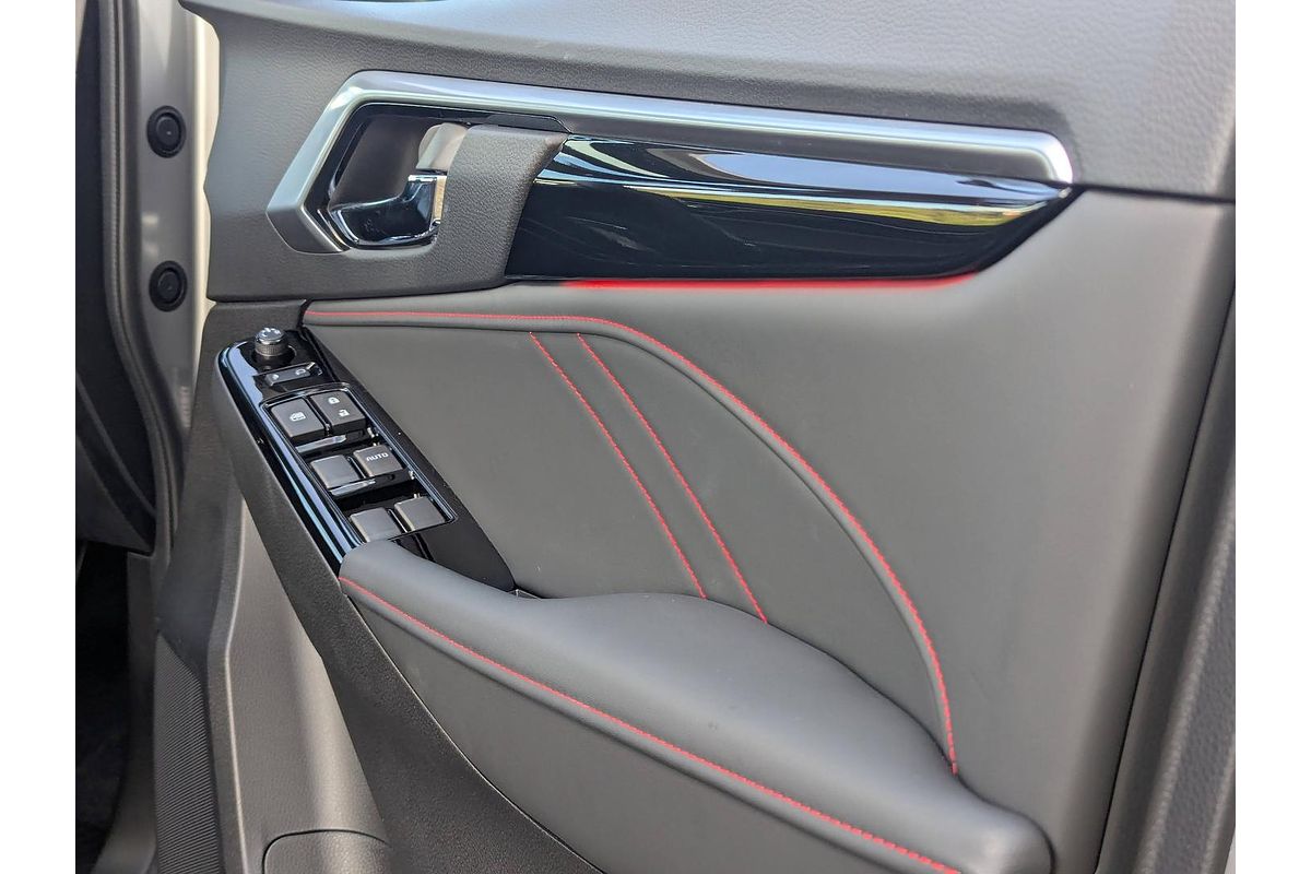 2025 Isuzu MU-X X-TERRAIN