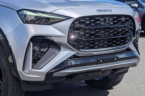 2025 Isuzu MU-X X-TERRAIN