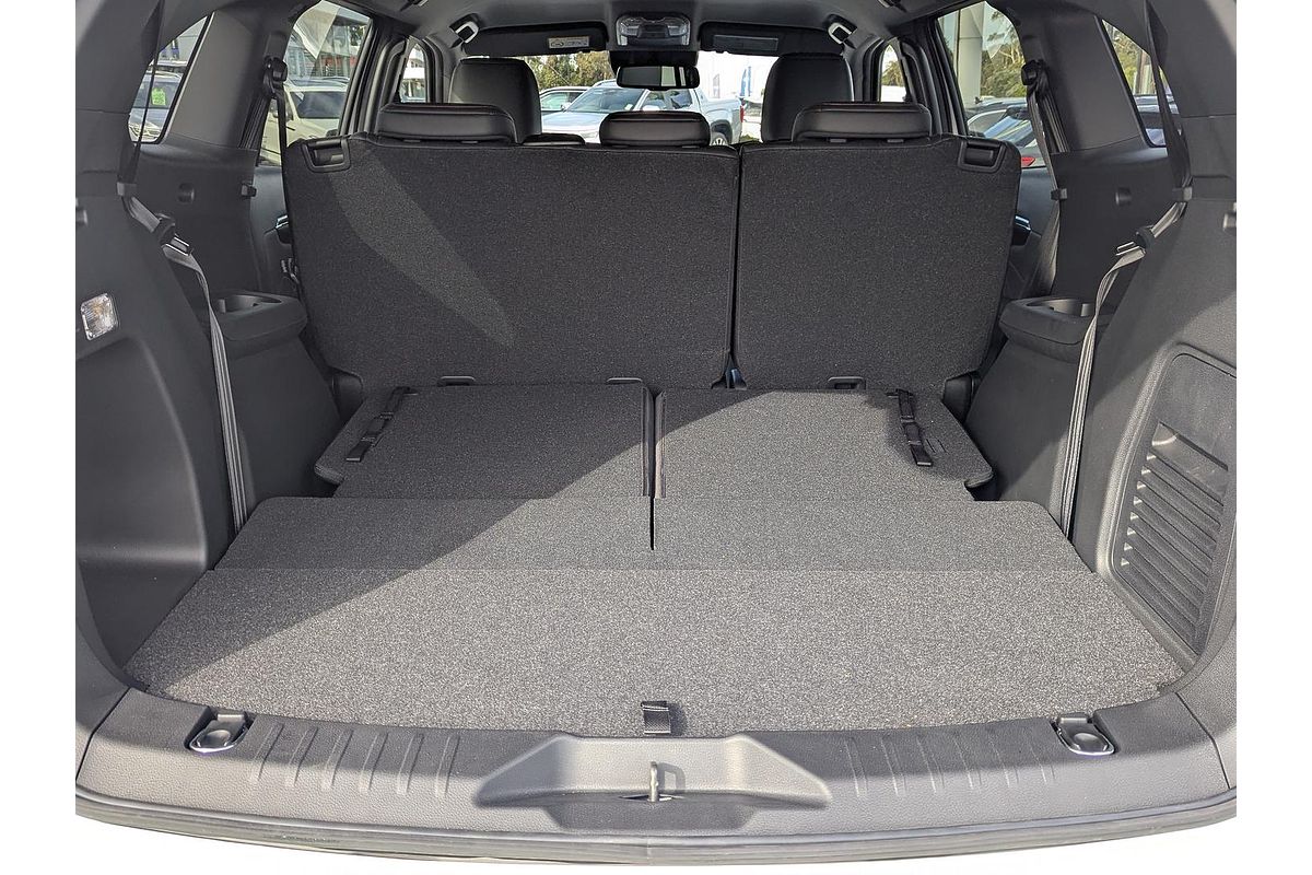 2025 Isuzu MU-X X-TERRAIN