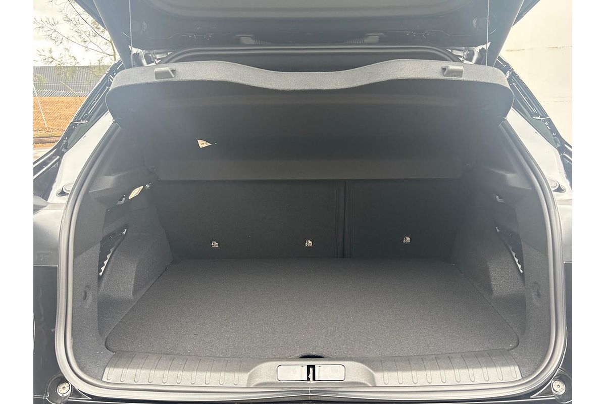 2025 Alfa Romeo Junior Ibrida