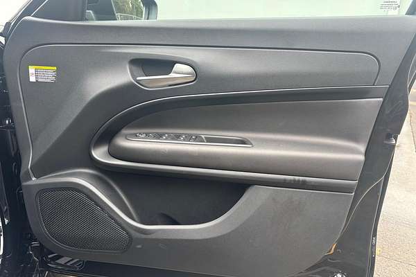 2025 Alfa Romeo Junior Ibrida