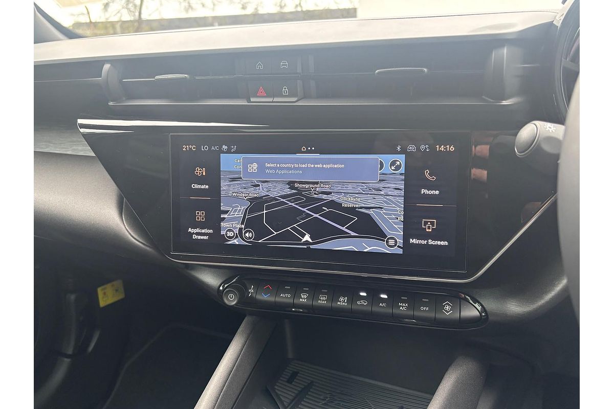 2025 Alfa Romeo Junior Ibrida