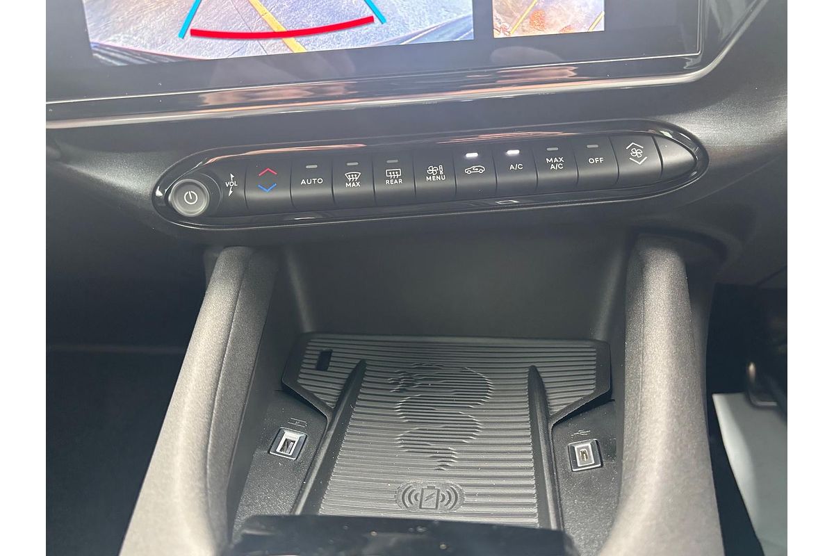 2025 Alfa Romeo Junior Ibrida