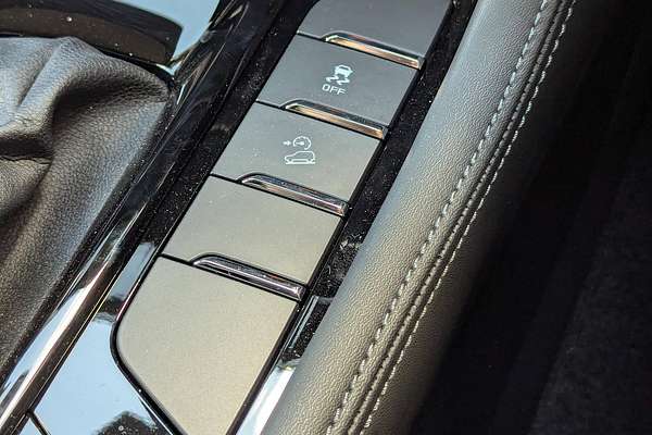 2025 Isuzu MU-X X-TERRAIN