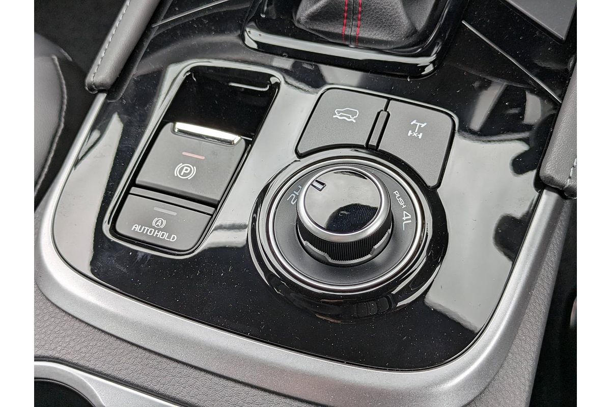 2025 Isuzu MU-X X-TERRAIN