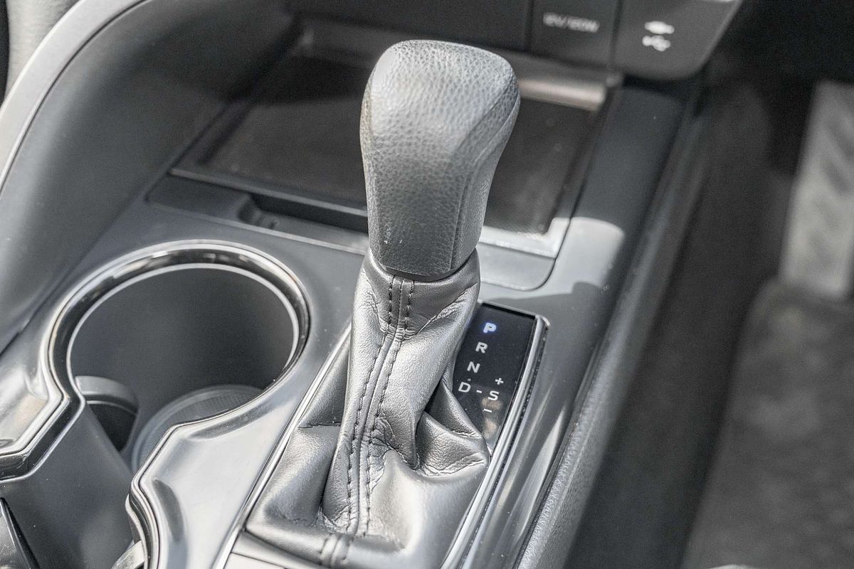 2019 Toyota Camry Ascent AXVH71R