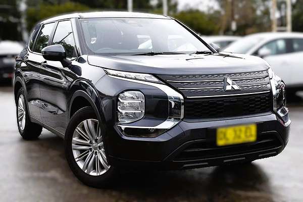 2024 Mitsubishi Outlander ES ZM