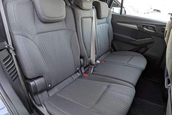 2025 Isuzu MU-X LS-M