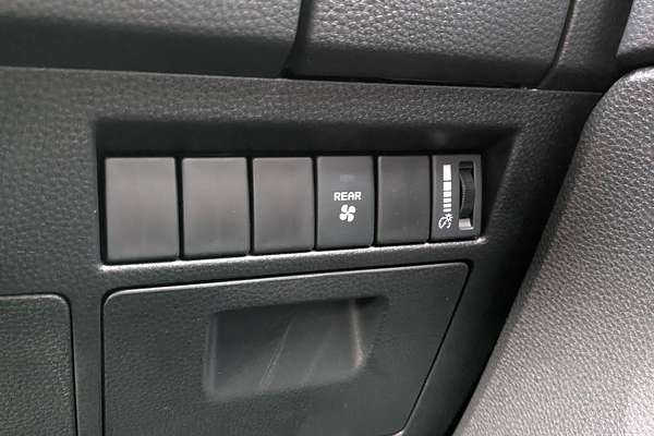 2025 Isuzu MU-X LS-M