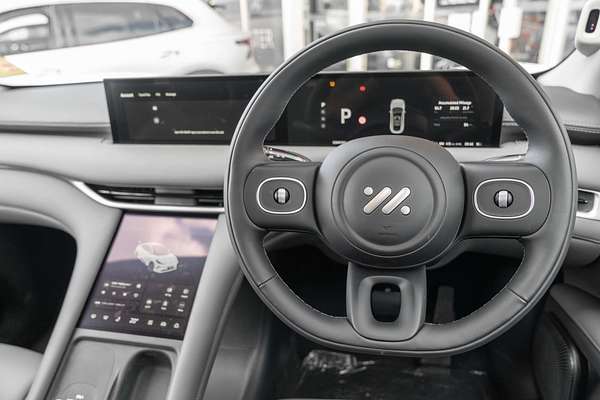 2025 MG IM6 Platinum S12L