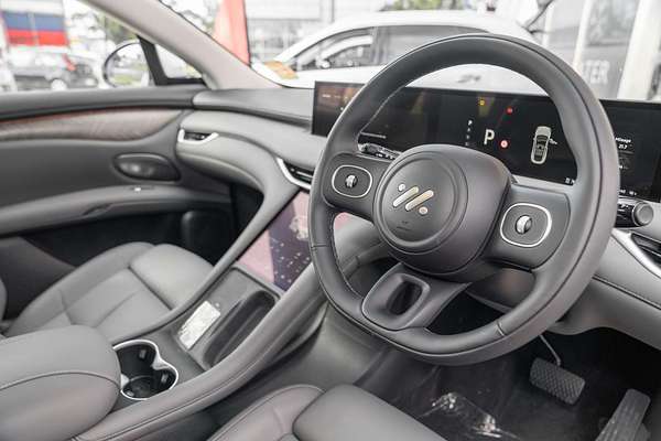 2025 MG IM6 Platinum S12L