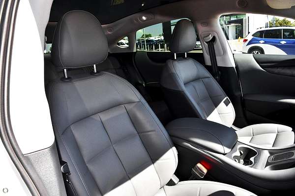 2025 MG IM5 Performance P12L