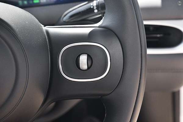 2025 MG IM5 Performance P12L