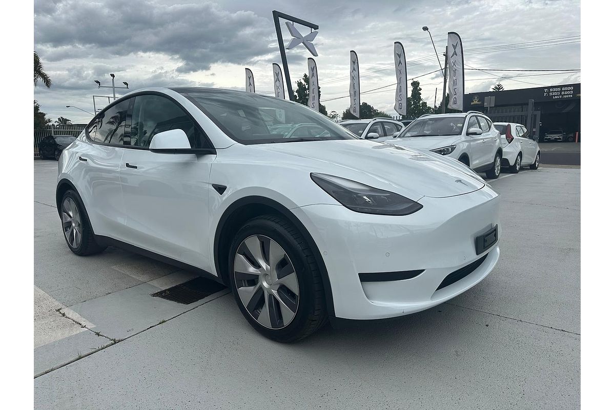 2023 Tesla Model Y Rear-Wheel Drive