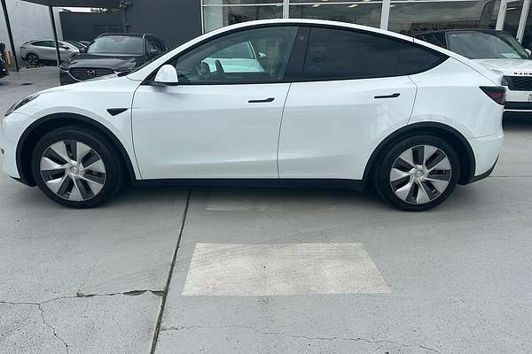 2023 Tesla Model Y Rear-Wheel Drive