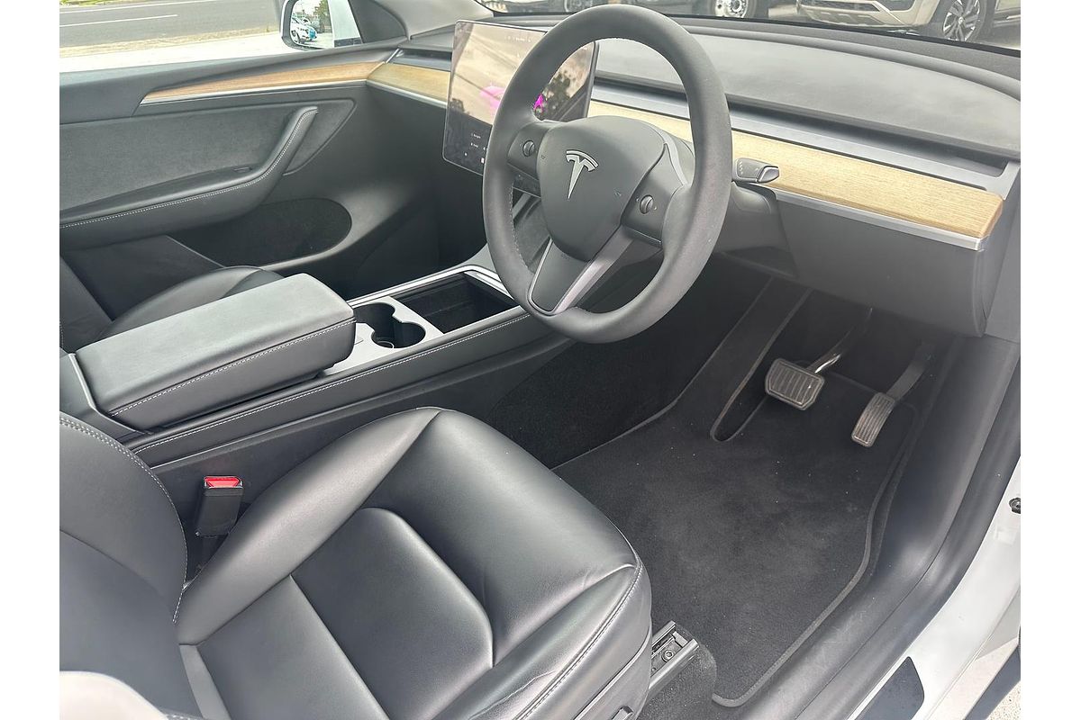 2023 Tesla Model Y Rear-Wheel Drive