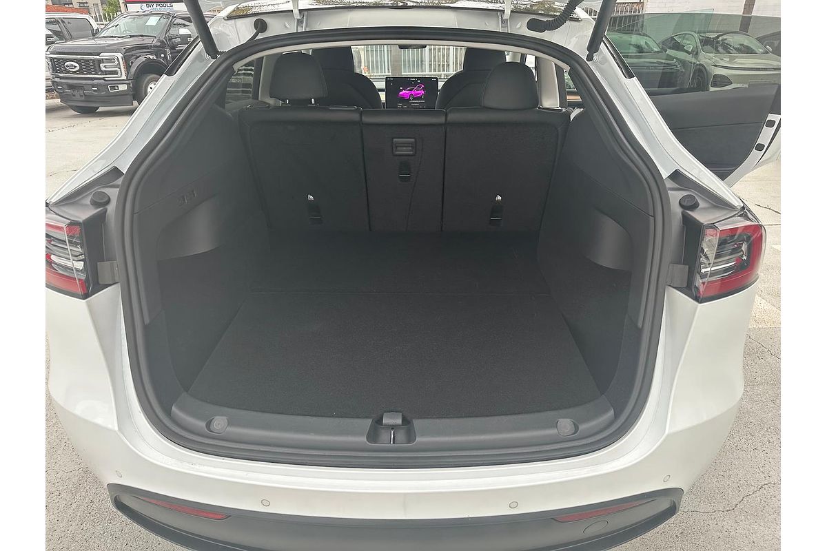 2023 Tesla Model Y Rear-Wheel Drive