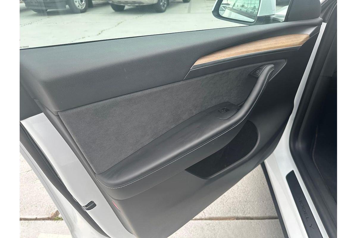 2023 Tesla Model Y Rear-Wheel Drive