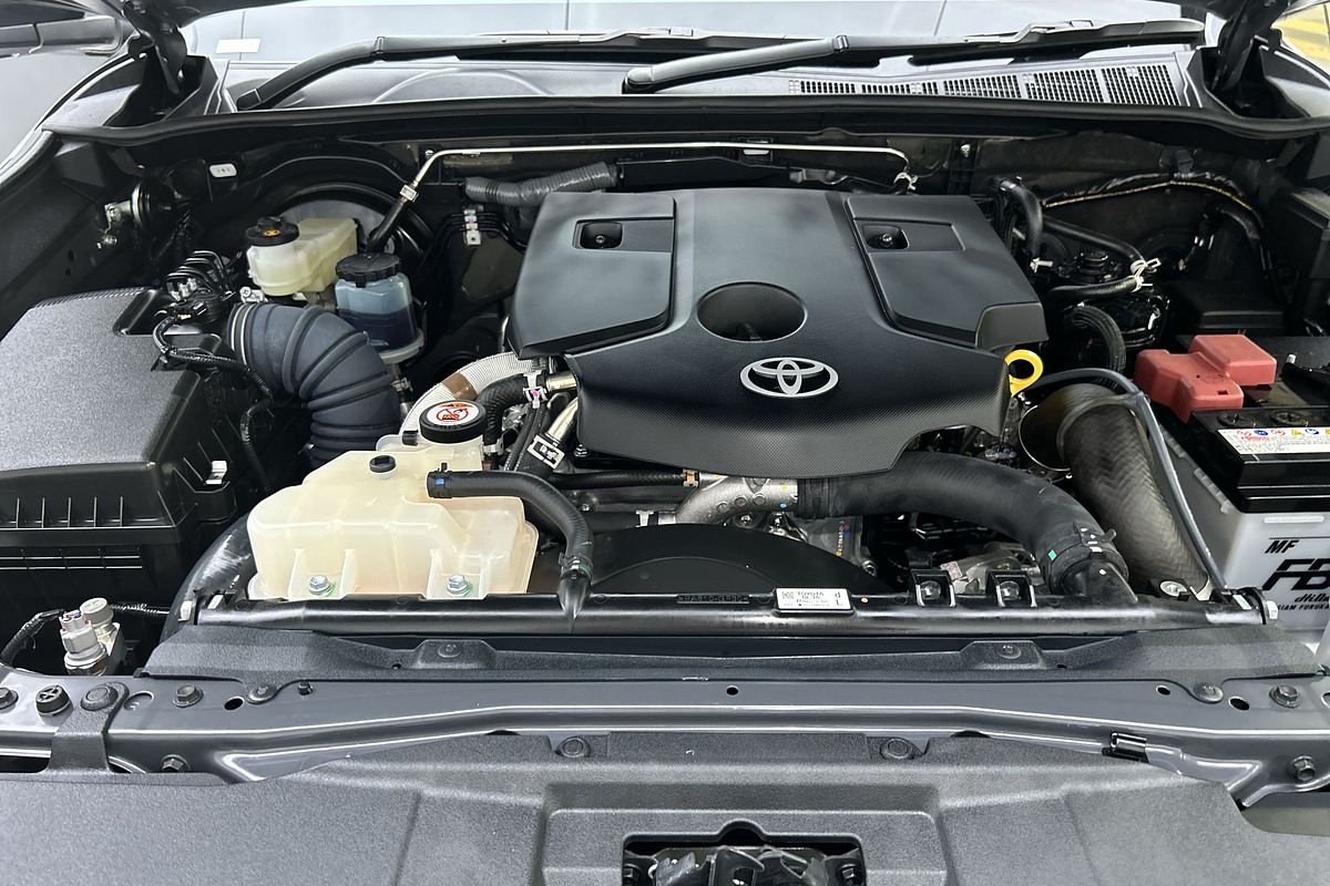 2024 Toyota Hilux SR5 48V GUN126R 4X4