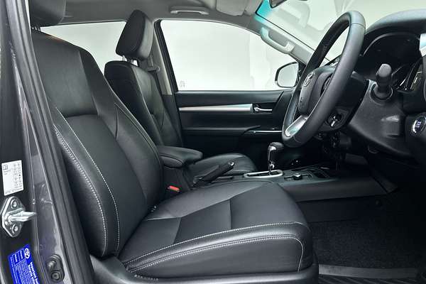 2024 Toyota Hilux SR5 48V GUN126R 4X4
