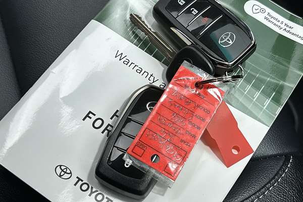 2024 Toyota Hilux SR5 48V GUN126R 4X4