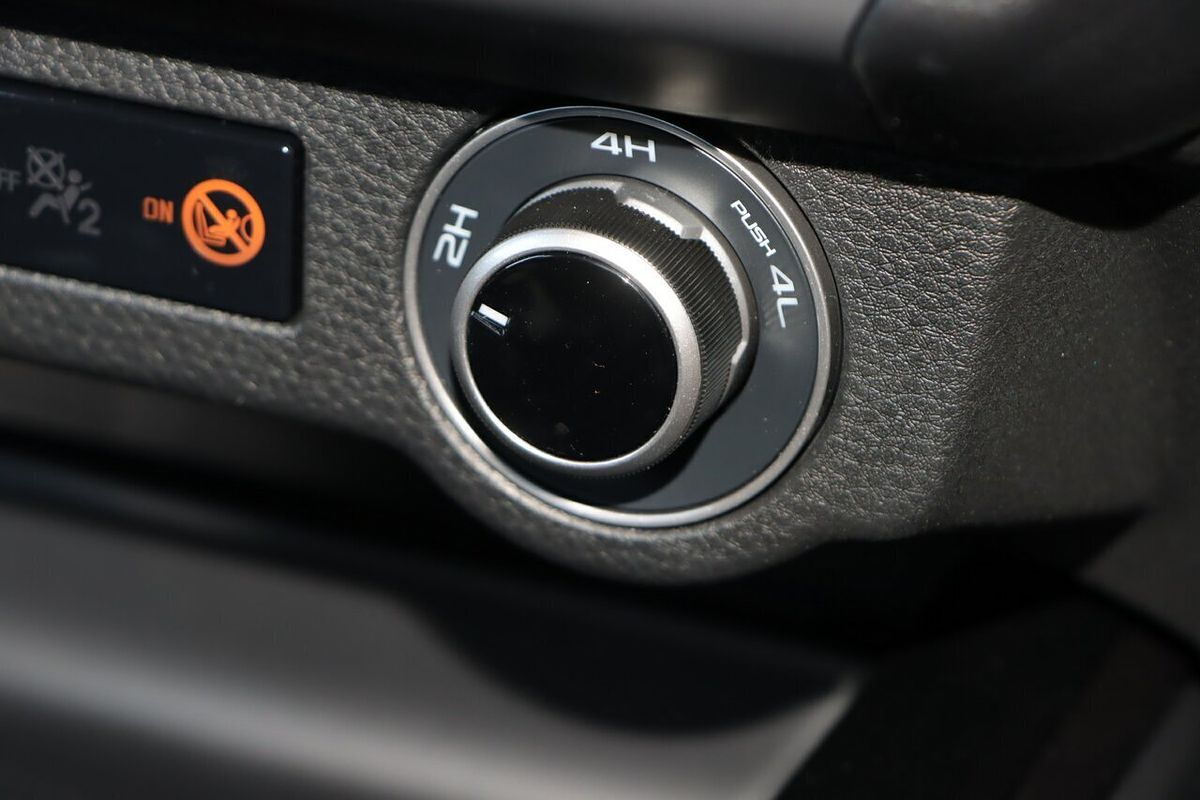 2025 Isuzu D-MAX X-TERRAIN 4X4