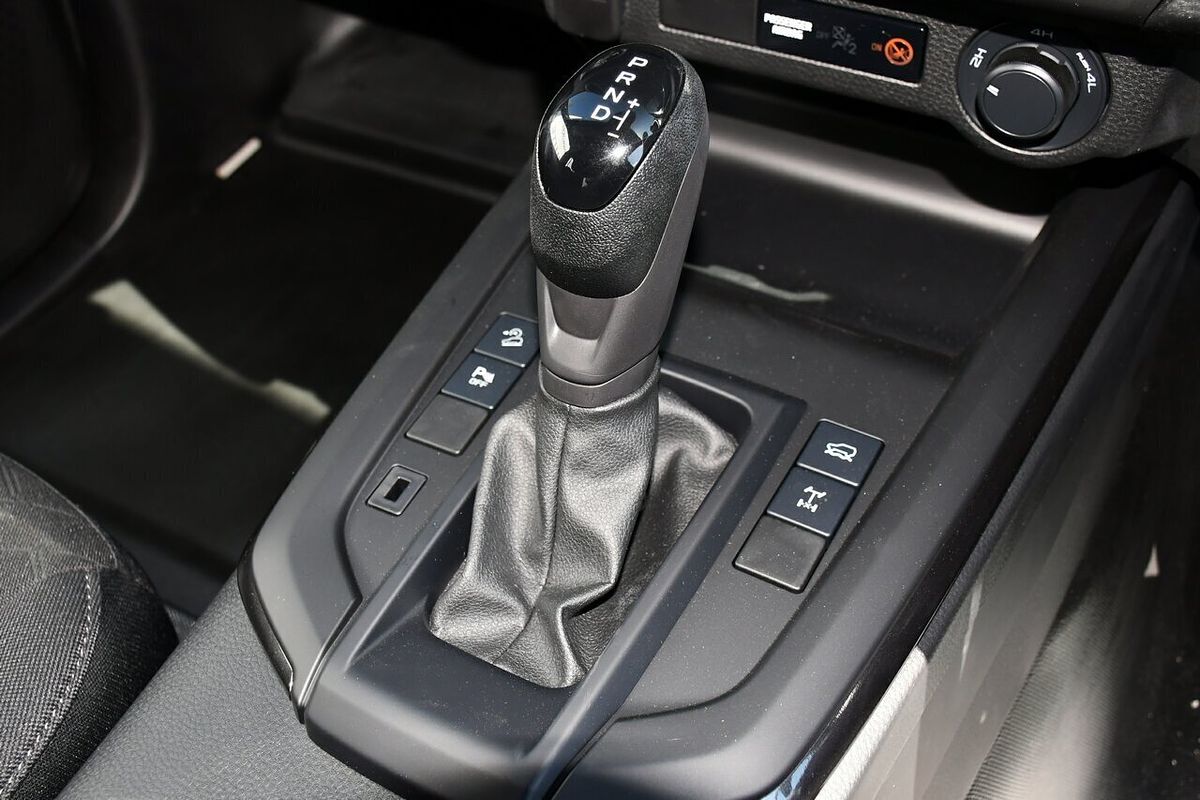 2025 Isuzu D-MAX X-RIDER 4X4