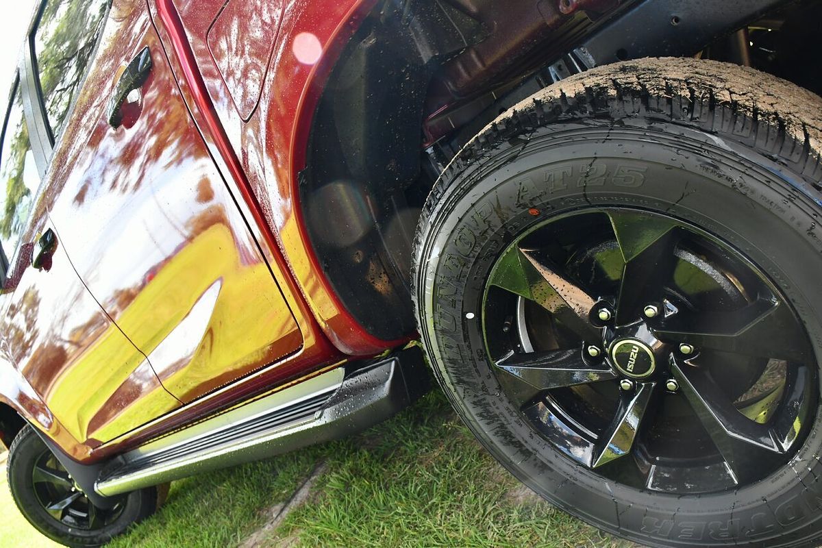 2025 Isuzu D-MAX X-RIDER 4X4