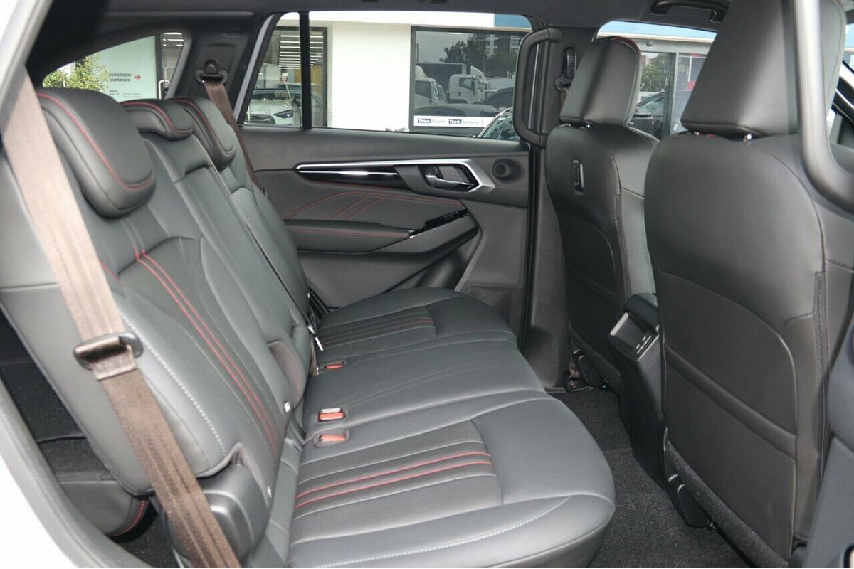 2025 Isuzu MU-X X-TERRAIN