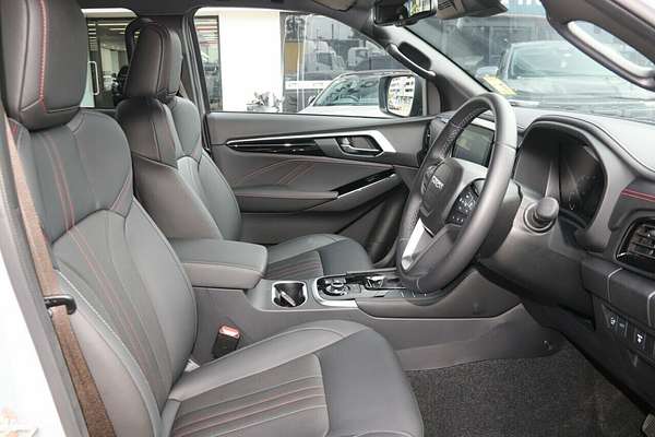 2025 Isuzu MU-X X-TERRAIN