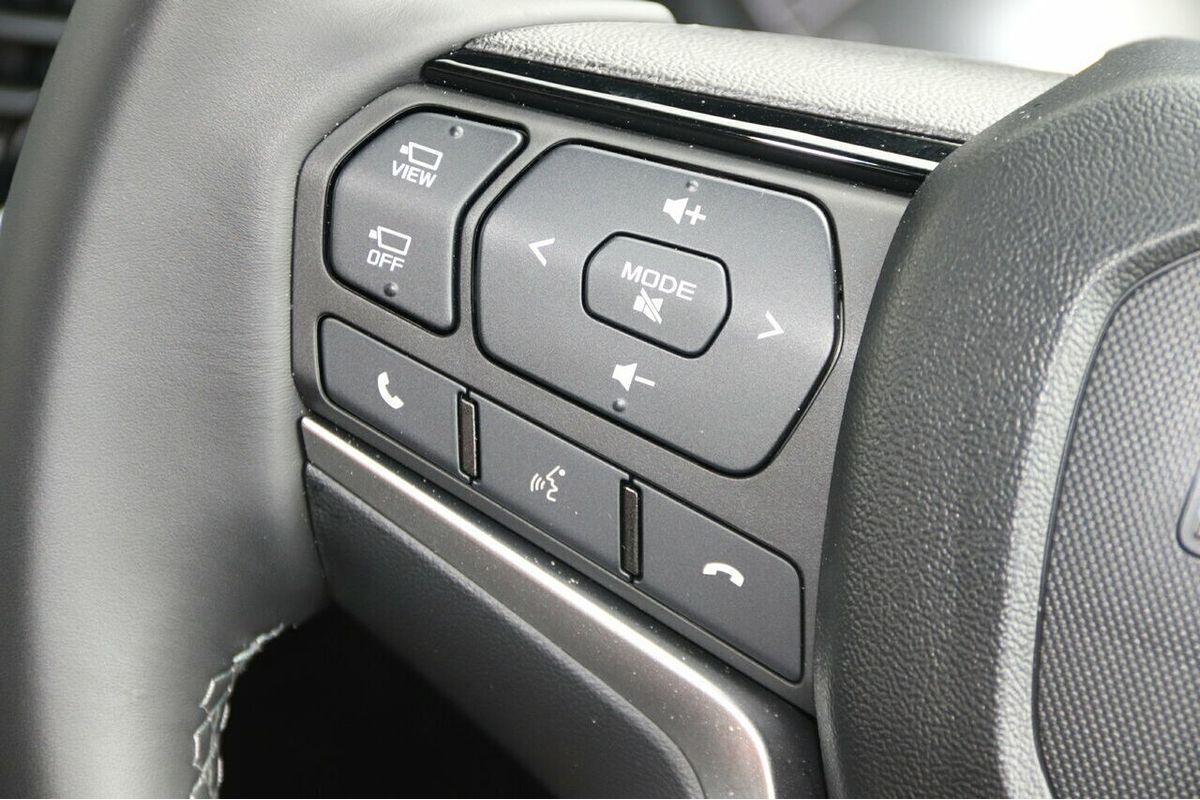 2025 Isuzu MU-X X-TERRAIN