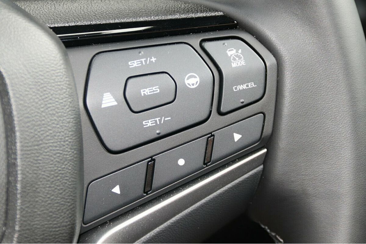 2025 Isuzu MU-X X-TERRAIN