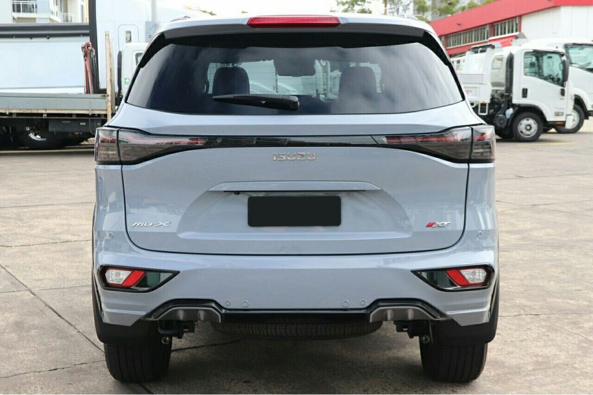 2025 Isuzu MU-X X-TERRAIN