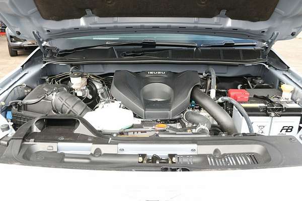 2025 Isuzu MU-X X-TERRAIN