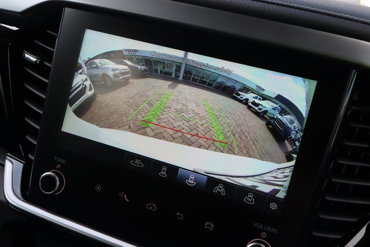 2025 Isuzu MU-X X-TERRAIN