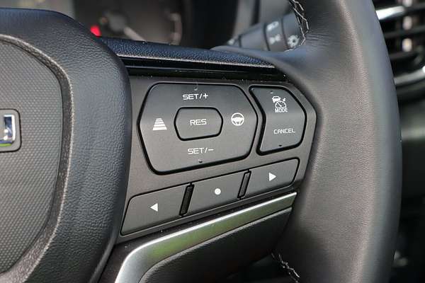 2025 Isuzu MU-X X-TERRAIN