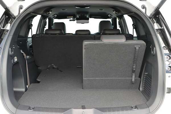 2025 Isuzu MU-X X-TERRAIN