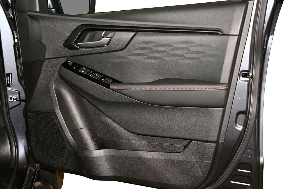 2025 Isuzu D-MAX X-TERRAIN 4X4