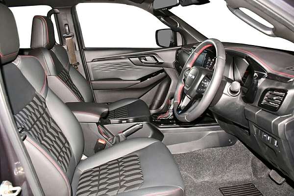 2025 Isuzu D-MAX X-TERRAIN 4X4