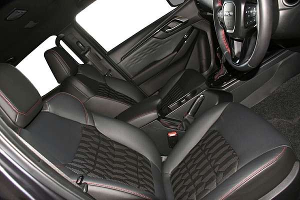 2025 Isuzu D-MAX X-TERRAIN 4X4