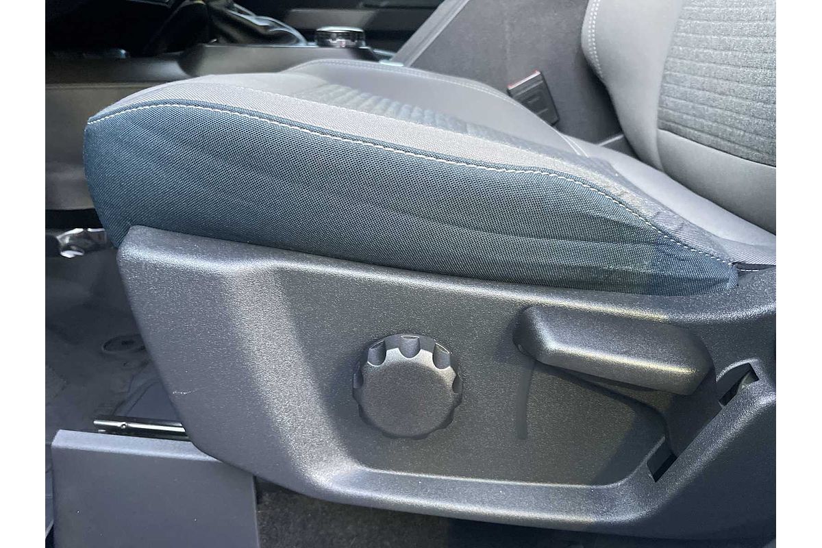 2022 Ford Transit Custom Outer Banks