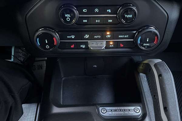 2022 Ford Transit Custom Outer Banks