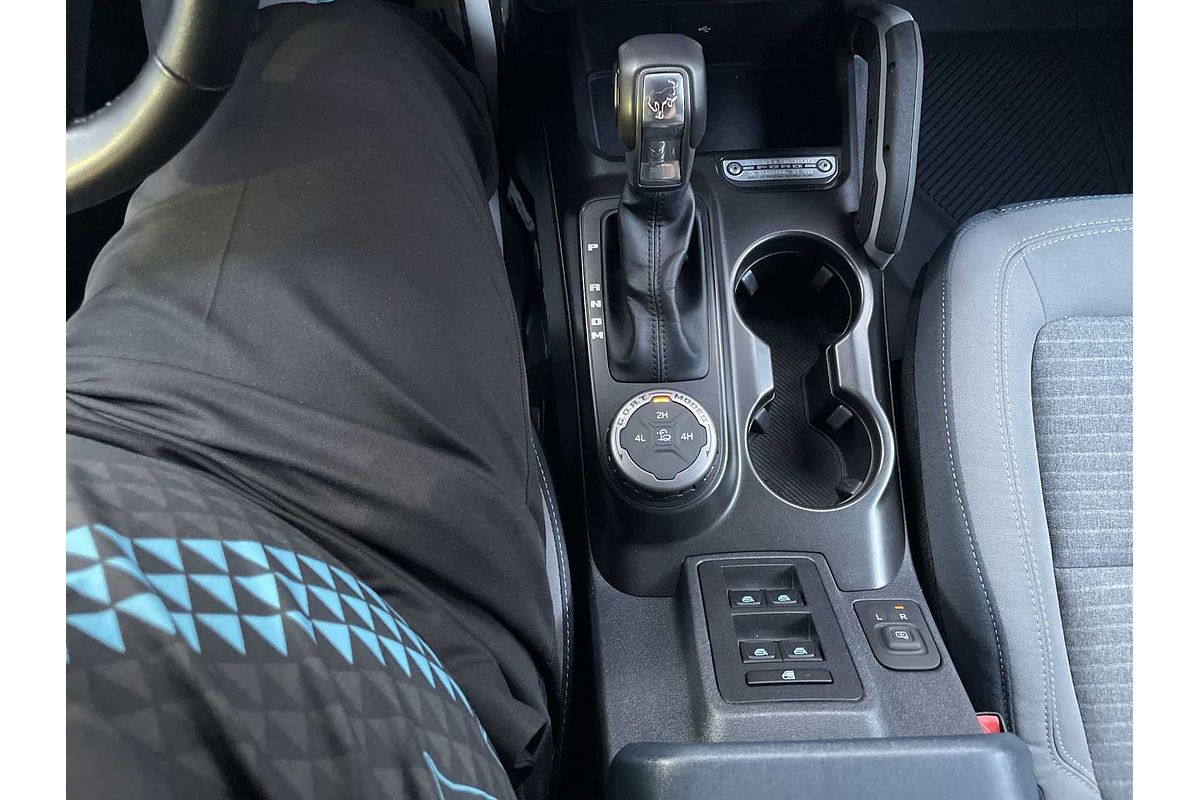 2022 Ford Transit Custom Outer Banks