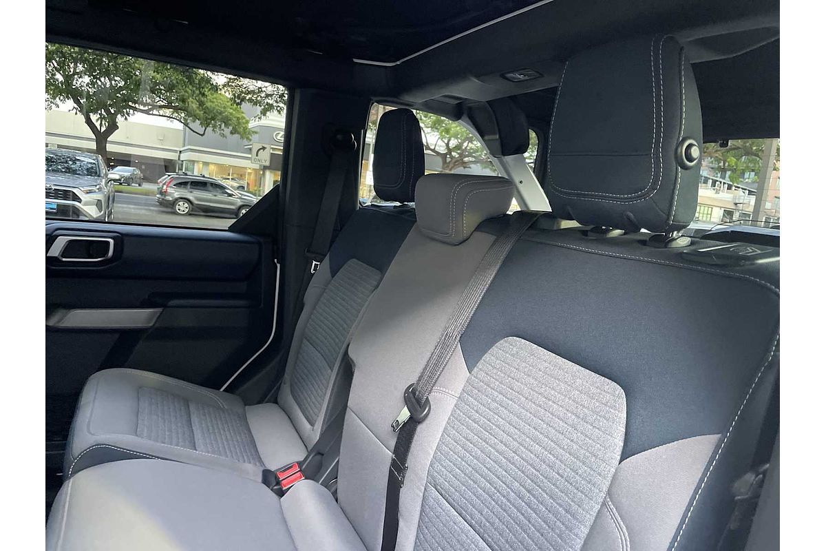 2022 Ford Transit Custom Outer Banks