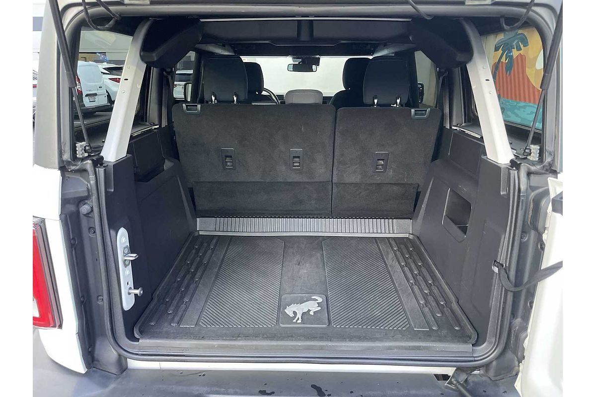 2022 Ford Transit Custom Outer Banks