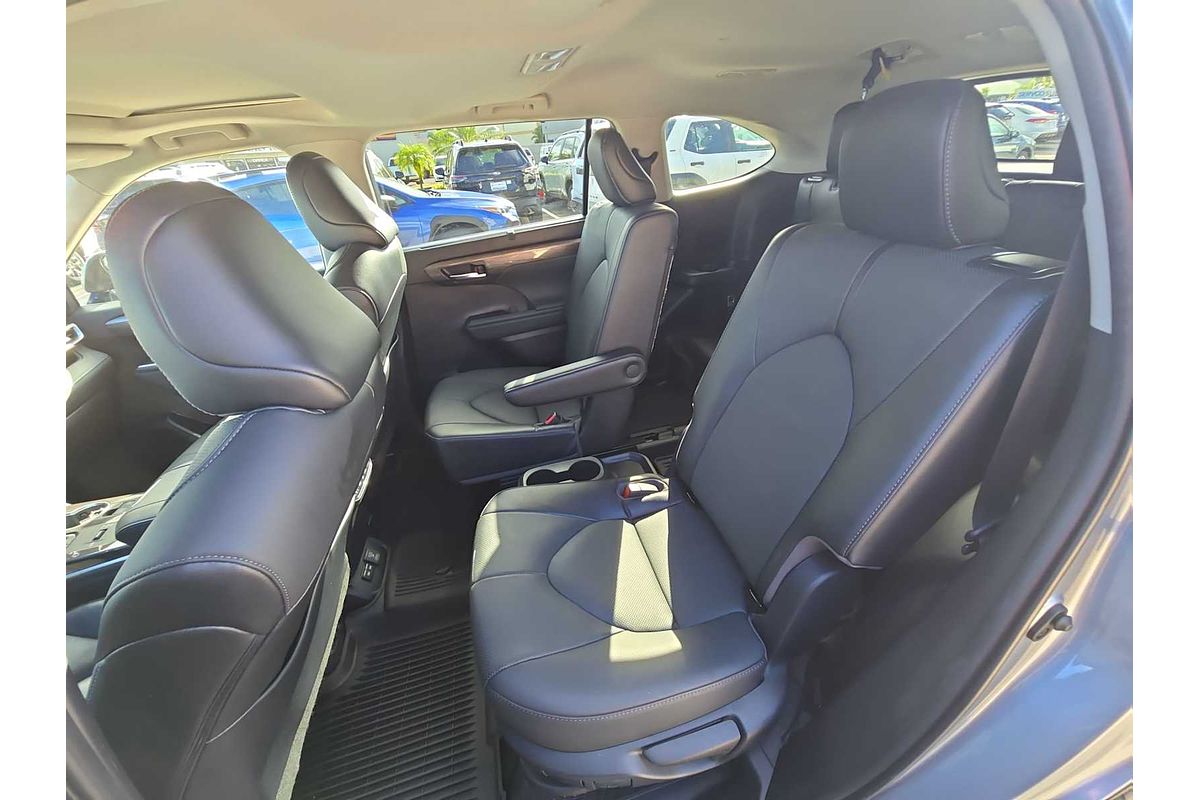 2022 Toyota Highlander Hybrid Limited