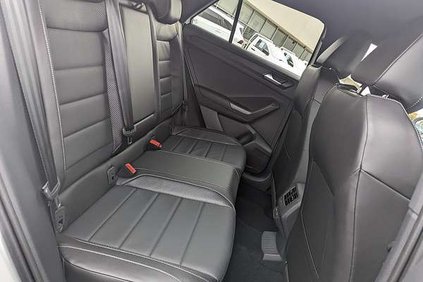 2025 Volkswagen T-Roc 140TSI R-Line D11