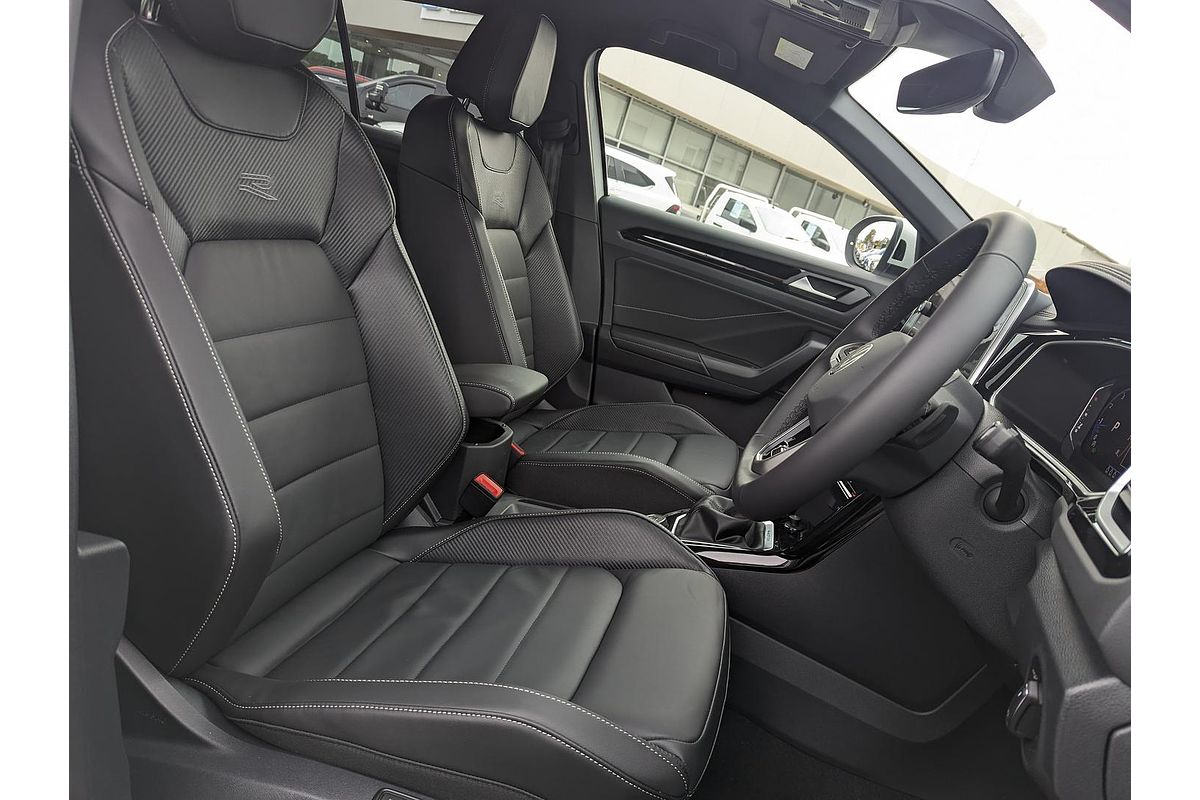 2025 Volkswagen T-Roc 140TSI R-Line D11